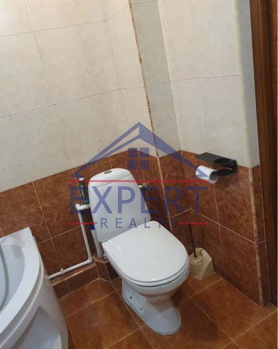 ԿԵՆՏՐՈՆ, ԵՐՎԱՆԴ ՔՈՉԱՐ ՓՈՂՈՑ, 2 ՍԵՆՅԱԿ