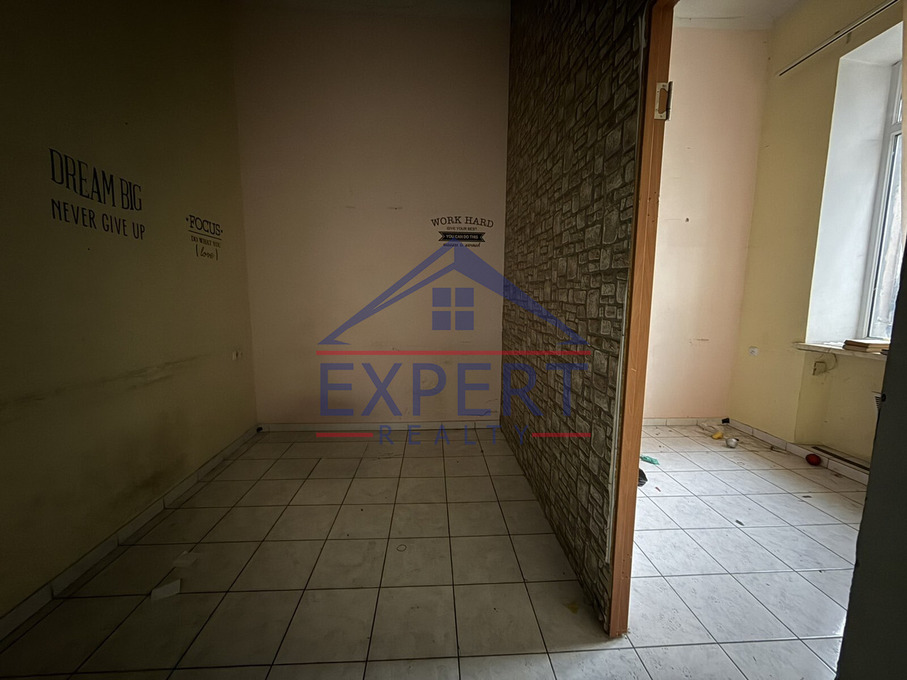 ԿԵՆՏՐՈՆ, ՉԱՐԵՆՑԻ ՓՈՂՈՑ, 150 ՔՄ․