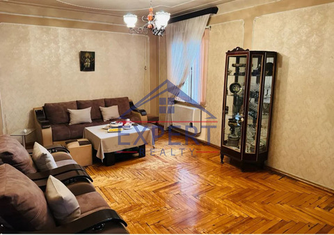 ԿԵՆՏՐՈՆ, ԱՐՇԱԿՈՒՆՅԱՆՑ ՊՈՂՈՏԱ, 3 ՍԵՆՅԱԿ