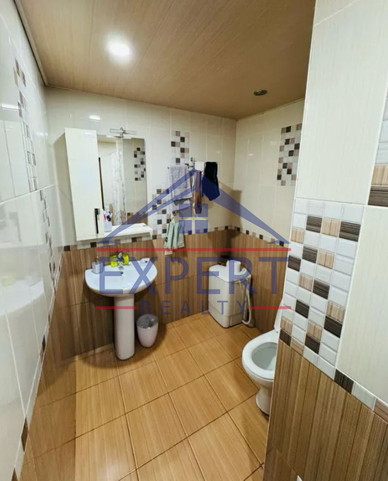 ԿԵՆՏՐՈՆ, ԱՐՇԱԿՈՒՆՅԱՆՑ ՊՈՂՈՏԱ, 3 ՍԵՆՅԱԿ