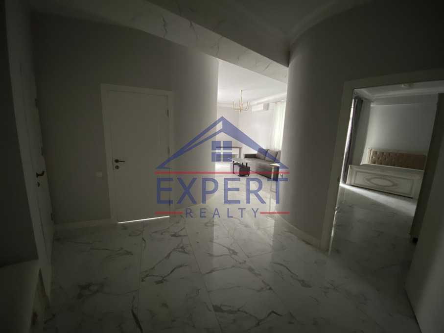 ԿԵՆՏՐՈՆ , ԱՆՏԱՌԱՅԻՆ ՓՈՂՈՑ , 3 ՍԵՆՅԱԿ