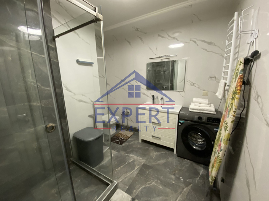 ԿԵՆՏՐՈՆ, ԱՄԻՐՅԱՆ ՓՈՂՈՑ, 2 ՍԵՆՅԱԿ