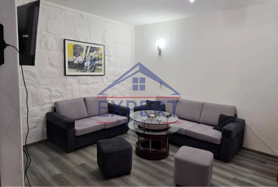 ԿԵՆՏՐՈՆ, ԵԶՆԻԿ ԿՈՂԲԱՑԻ, 1 ՍԵՆՅԱԿ