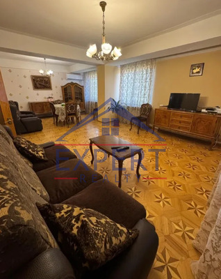 ՇԵՆԳԱՎԻԹ, ԲԱԳՐԱՏՈՒՆՅԱՑ ՓՈՂՈՑ, 3 ՍԵՆՅԱԿ