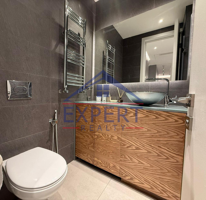 ԿԵՆՏՐՈՆ, ԲՈՒԶԱՆԴ ՓՈՂՈՑ, 3 ՍԵՆՅԱԿ