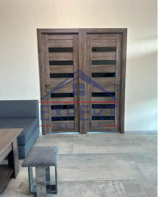 ԿԵՆՏՐՈՆ, ԱԼԵՔ ՄԱՆՈՒԿՅԱՆ ՓՈՂՈՑ, 3 ՍԵՆՅԱԿ