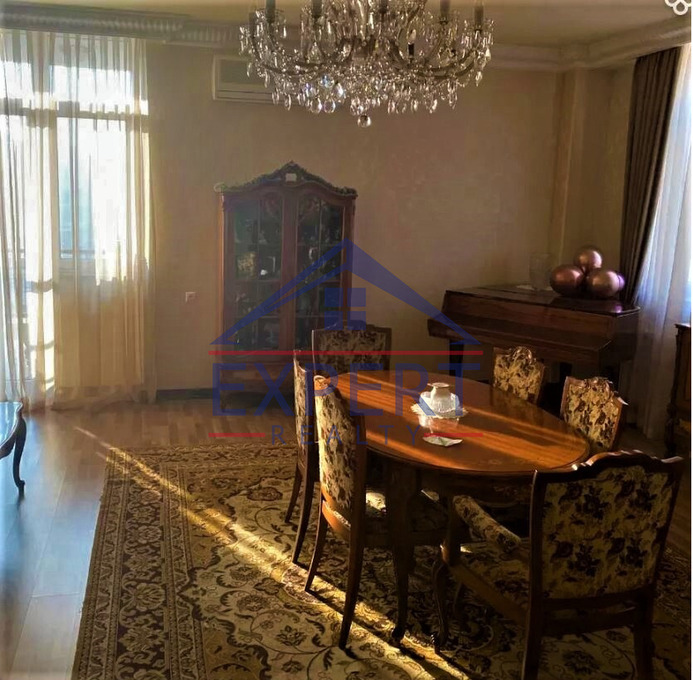 ԿԵՆՏՐՈՆ ՌՈՍՏՈՄԻ ՓՈՂՈՑ, 4 ՍԵՆՅԱԿ