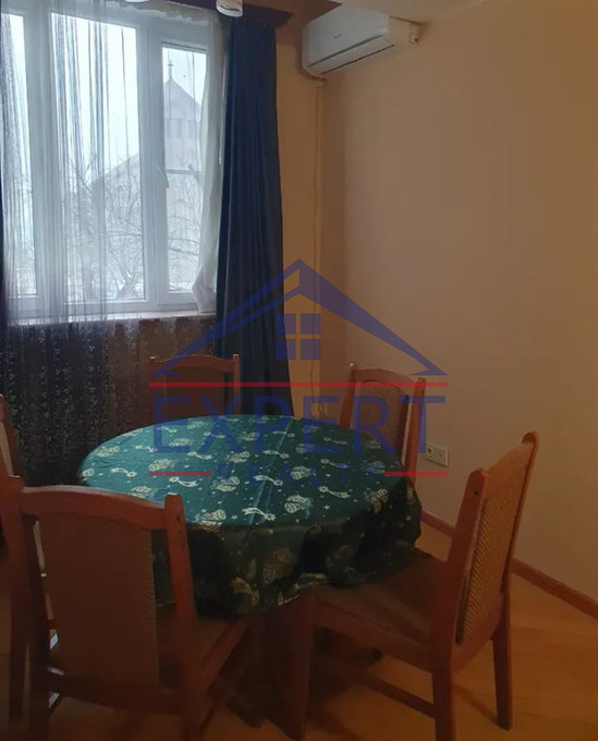ԿԵՆՏՐՈՆ, ԵՐՎԱՆԴ ՔՈՉԱՐ ՓՈՂՈՑ, 2 ՍԵՆՅԱԿ