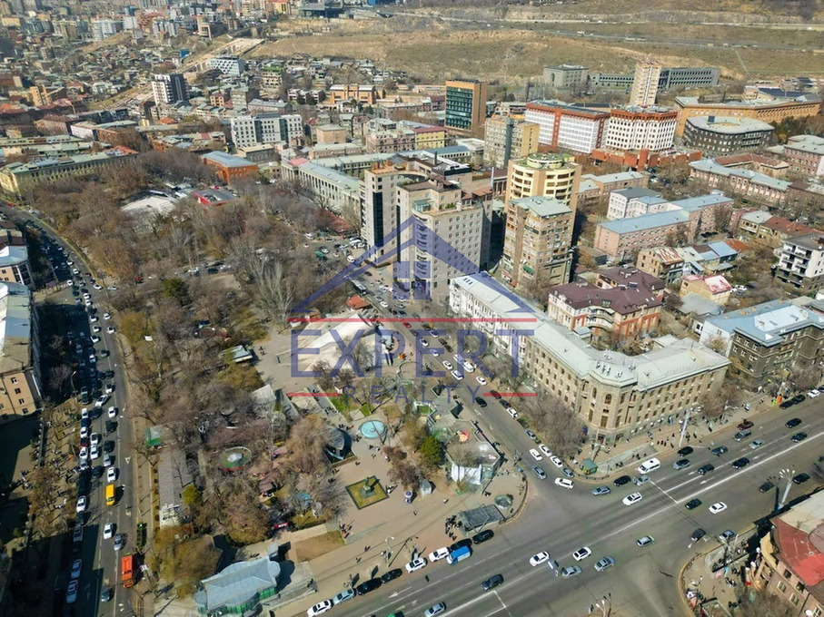 ԿԵՆՏՐՈՆ, ԱԲՈՎՅԱՆ ՓՈՂՈՑ, 3 ՍԵՆՅԱԿ