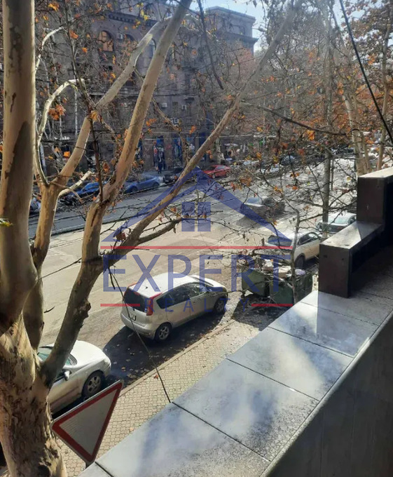 ԿԵՆՏՐՈՆ, ՄԱՇՏՈՑԻ ՊՈՂՈՏԱ, 3 ՍԵՆՅԱԿ