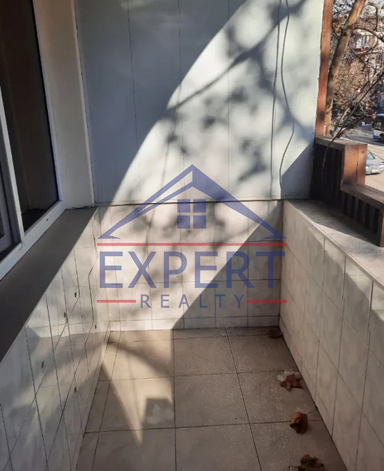 ԿԵՆՏՐՈՆ, ՄԱՇՏՈՑԻ ՊՈՂՈՏԱ, 3 ՍԵՆՅԱԿ