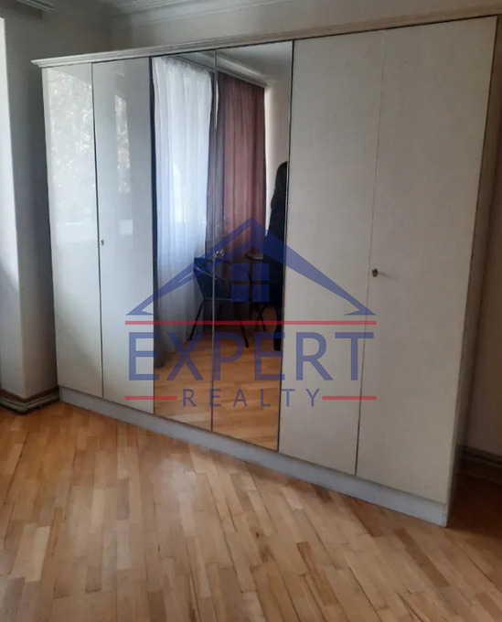 ԿԵՆՏՐՈՆ, ՄԱՇՏՈՑԻ ՊՈՂՈՏԱ, 3 ՍԵՆՅԱԿ