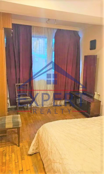 ԿԵՆՏՐՈՆ, ՀԻՆ ԵՐԵՎԱՆՑԻ ՓՈՂՈՑ, 4 ՍԵՆՅԱԿ