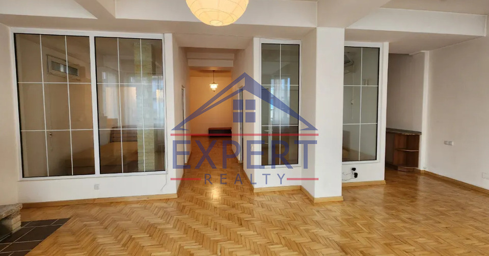 ԿԵՆՏՐՈՆ, ՆԱԼԲԱՆԴՅԱՆ ՓՈՂՈՑ, 3 ՍԵՆՅԱԿ