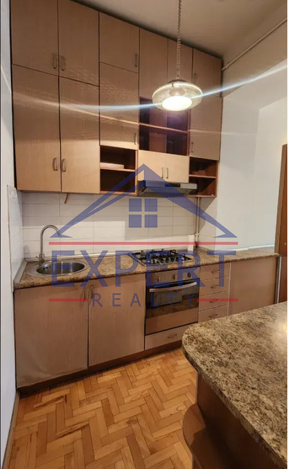 ԿԵՆՏՐՈՆ, ՆԱԼԲԱՆԴՅԱՆ ՓՈՂՈՑ, 3 ՍԵՆՅԱԿ