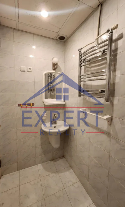 ԿԵՆՏՐՈՆ, ՆԱԼԲԱՆԴՅԱՆ ՓՈՂՈՑ, 3 ՍԵՆՅԱԿ