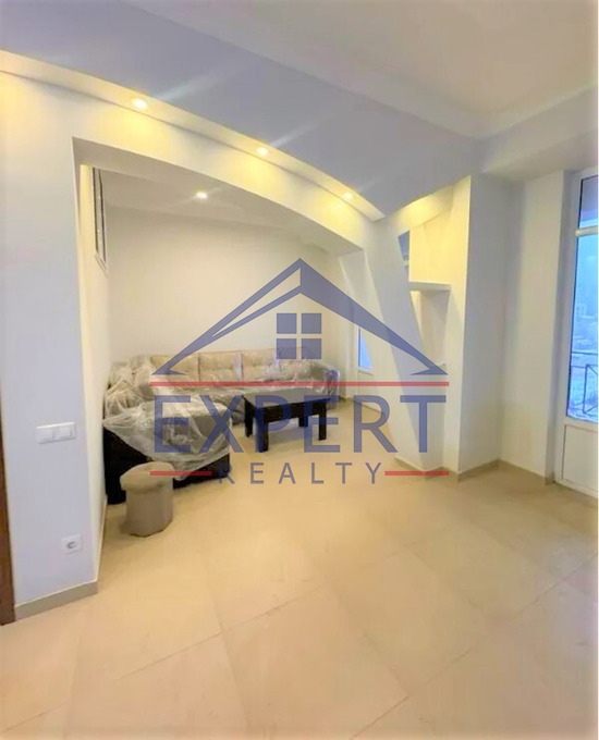 ԿԵՆՏՐՈՆ, ՎԵՐԻՆ ԱՆՏԱՌԱՅԻ ՓՈՂՈՑ, 3 ՍԵՆՅԱԿ