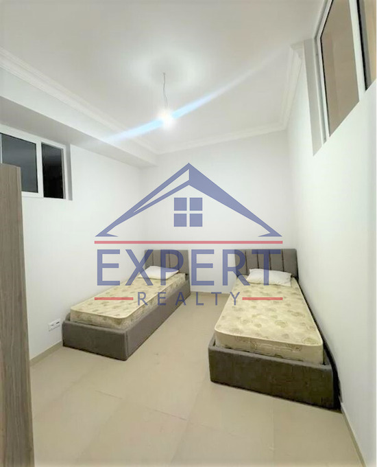 ԿԵՆՏՐՈՆ, ՎԵՐԻՆ ԱՆՏԱՌԱՅԻ ՓՈՂՈՑ, 3 ՍԵՆՅԱԿ