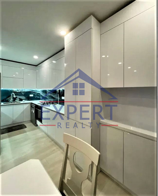 ԿԵՆՏՐՈՆ, ԵՐՎԱՆԴ ՔՈՉԱՐԻ ՓՈՂՈՑ, 3 ՍԵՆՅԱԿ