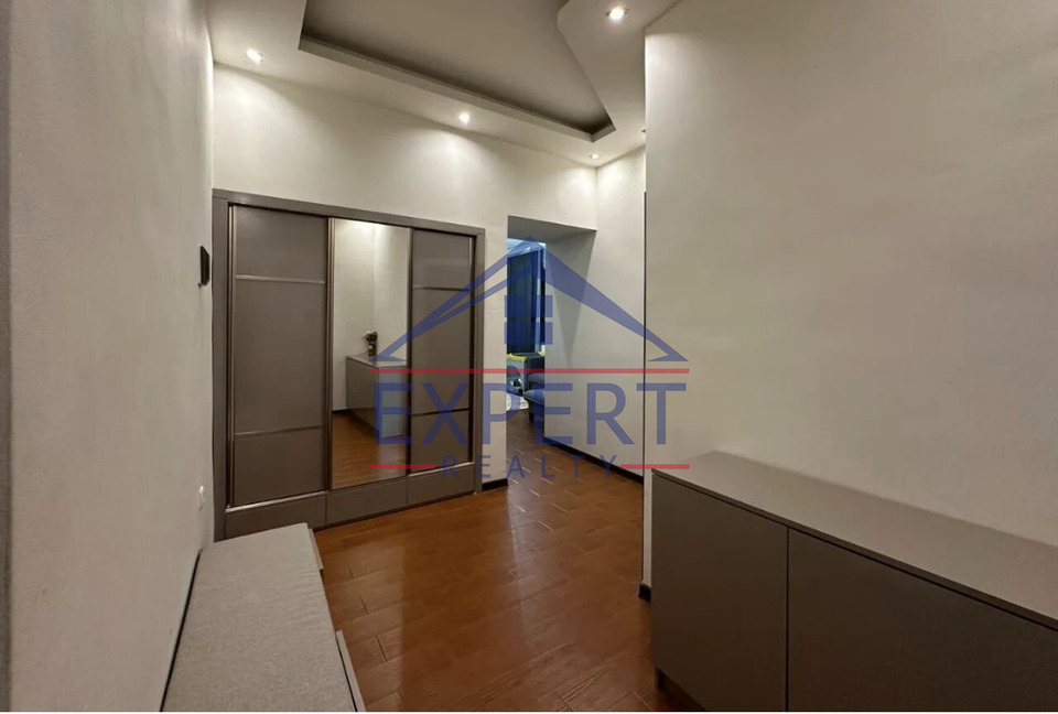 ԿԵՆՏՐՈՆ, ՀԱՆՐԱՊԵՏՈՒԹՅԱՆ ՓՈՂՈՑ, 3 ՍԵՆՅԱԿ