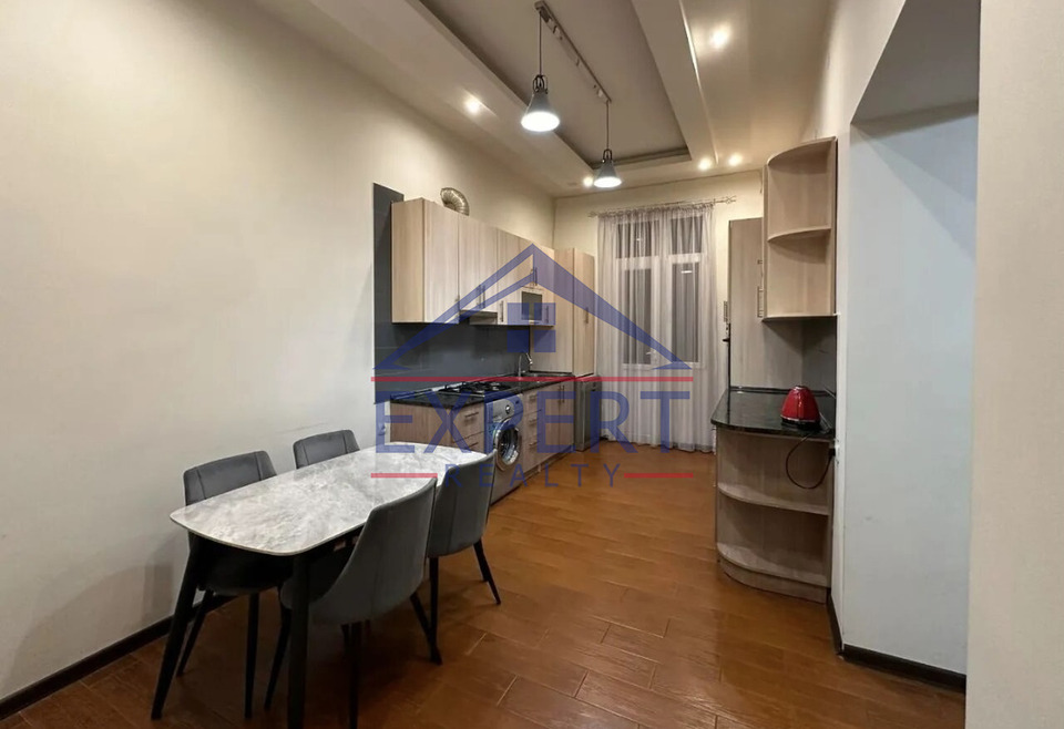 ԿԵՆՏՐՈՆ, ՀԱՆՐԱՊԵՏՈՒԹՅԱՆ ՓՈՂՈՑ, 3 ՍԵՆՅԱԿ