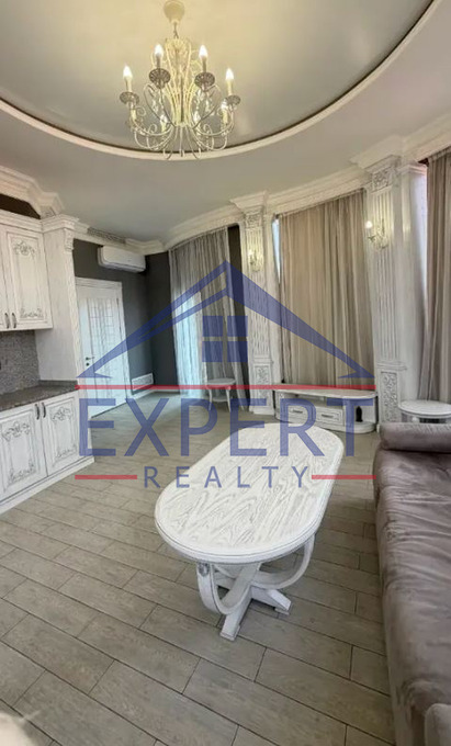 ԿԵՆՏՐՈՆ, ՓԱՎՍՏՈՍ ԲՈՒԶԱՆԴԻ ՓՈՂՈՑ, 2 ՍԵՆՅԱԿ