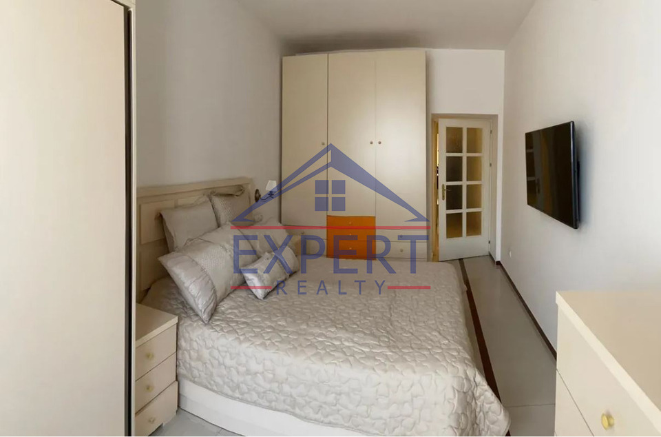 ԿԵՆՏՐՈՆ, ԲԱՅՐՈՆԻ ՓՈՂՈՑ, 2 ՍԵՆՅԱԿ