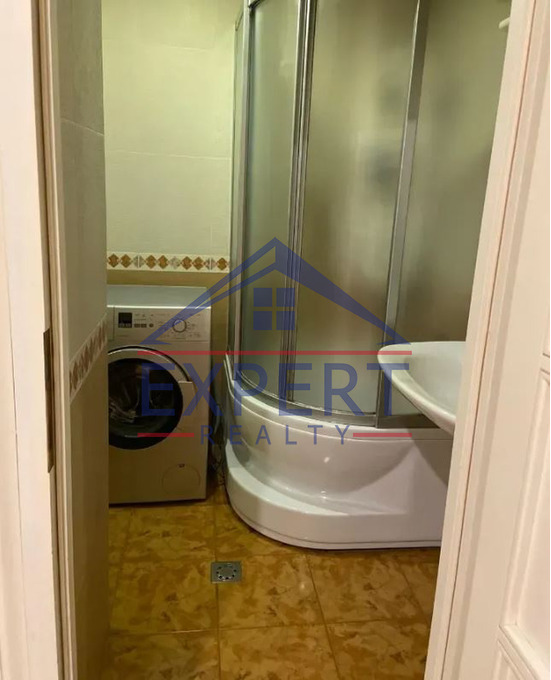 ԿԵՆՏՐՈՆ, ԲԱՅՐՈՆԻ ՓՈՂՈՑ, 2 ՍԵՆՅԱԿ