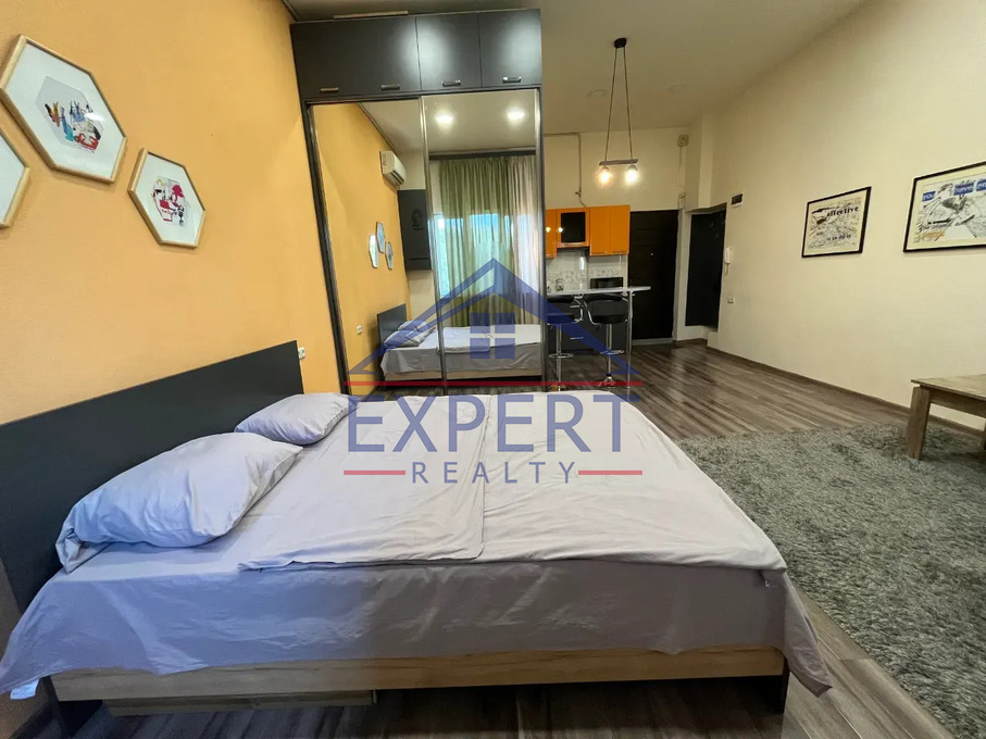 ԿԵՆՏՐՈՆ, ԶԱՔՅԱՆ ՓՈՂՈՑ, 1 ՍԵՆՅԱԿ