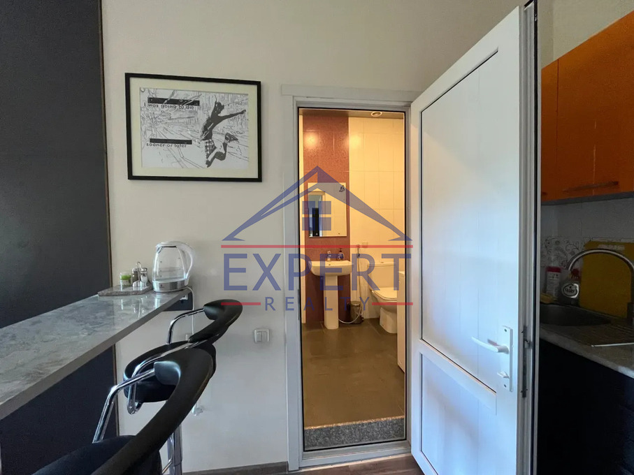 ԿԵՆՏՐՈՆ, ԶԱՔՅԱՆ ՓՈՂՈՑ, 1 ՍԵՆՅԱԿ