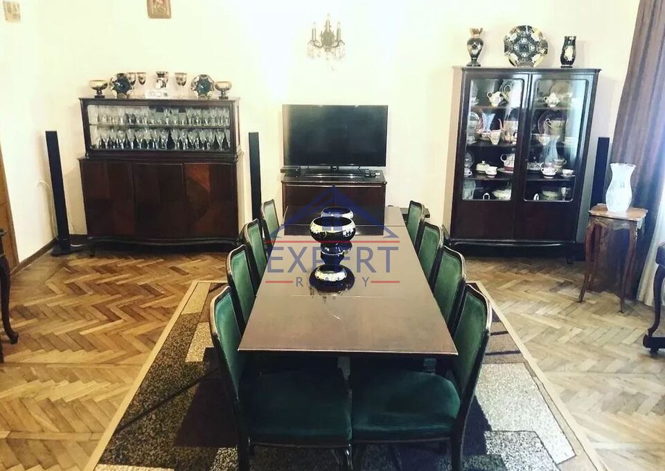 ԿԵՆՏՐՈՆ, ԶԱՔՅԱՆ ՓՈՂՈՑ, 3 ՍԵՆՅԱԿ