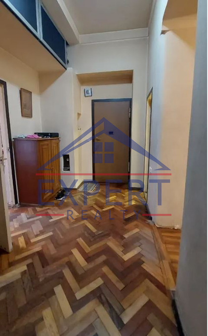 ԿԵՆՏՐՈՆ, ՊԱՐՈՆՅԱՆ ՓՈՂՈՑ, 4 ՍԵՆՅԱԿ