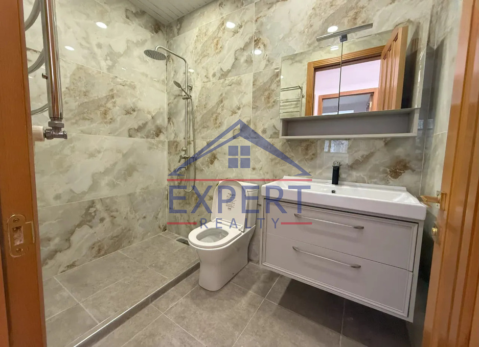 ԿԵՆՏՐՈՆ, ՄԱՇՏՈՑԻ ՊՈՂՈՏԱ, 3 ՍԵՆՅԱԿ