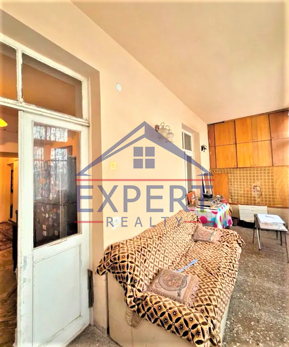 ՇԵՆԳԱՎԻԹ, ԳԱՐԵԳԻՆ ՆԺԴԵՀԻ ՓՈՂՈՑ, 3 ՍԵՆՅԱԿ