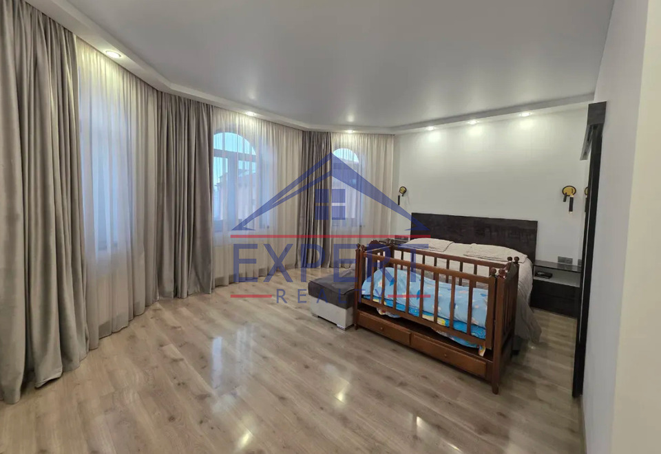 ԱՋԱՓՆՅԱԿ, ՆԱԶԱՐԲԵԿՅԱՆ ԹԱՂԱՄԱՍ, 700ՔՄ