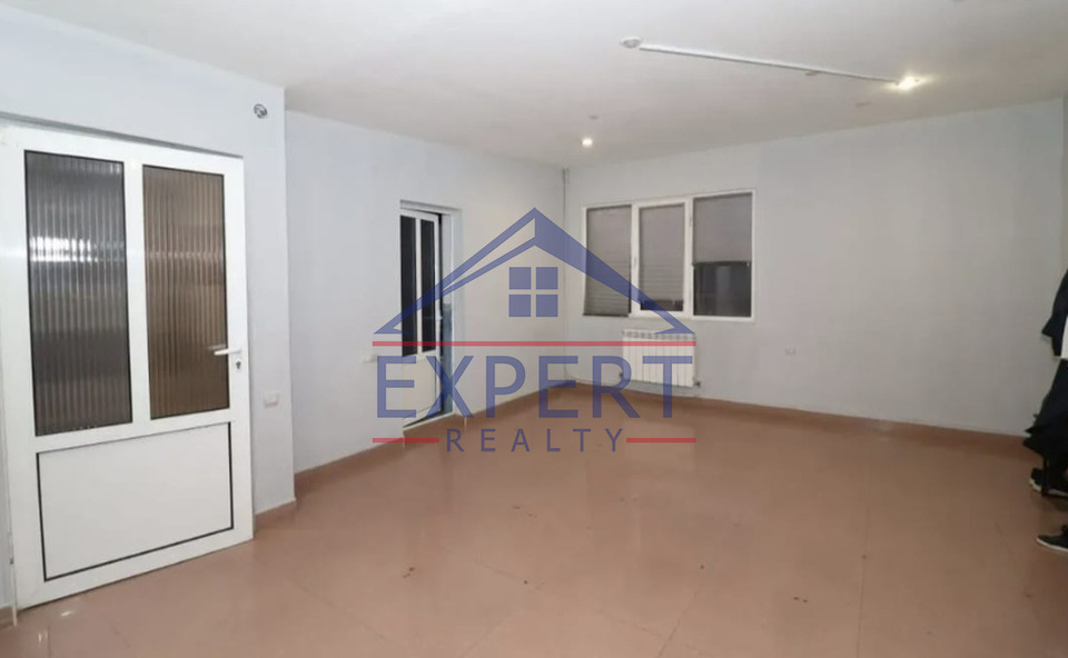 ԿԵՆՏՐՈՆ, ԵՐՎԱՆԴ ՔՈՉԱՐ, 240 քմ