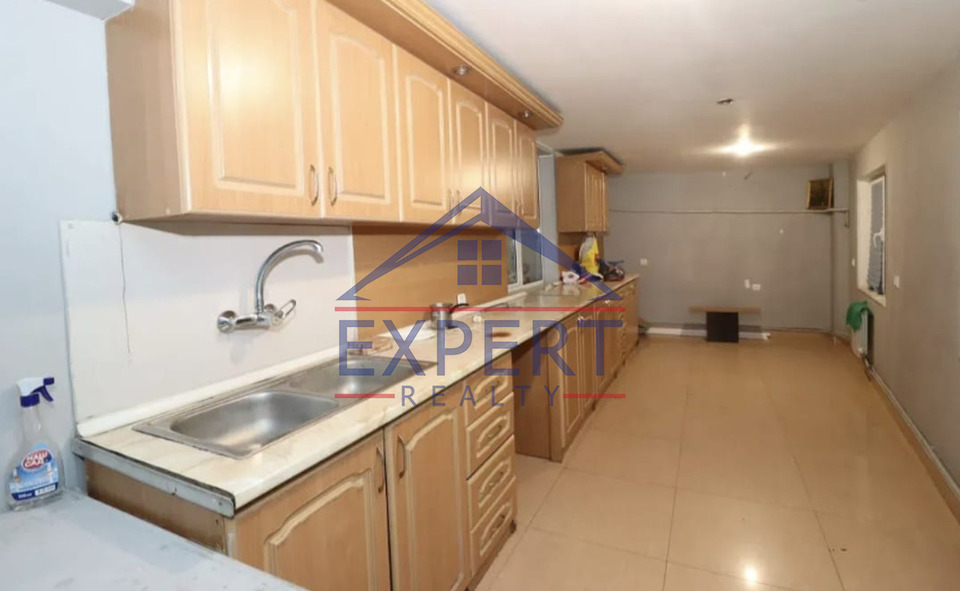 ԿԵՆՏՐՈՆ, ԵՐՎԱՆԴ ՔՈՉԱՐ, 240 քմ