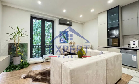 ԿԵՆՏՐՈՆ, ՏԻԳՐԱՆ ՄԵԾ ՊՈՂՈՏԱ, 3 ՍԵՆՅԱԿ