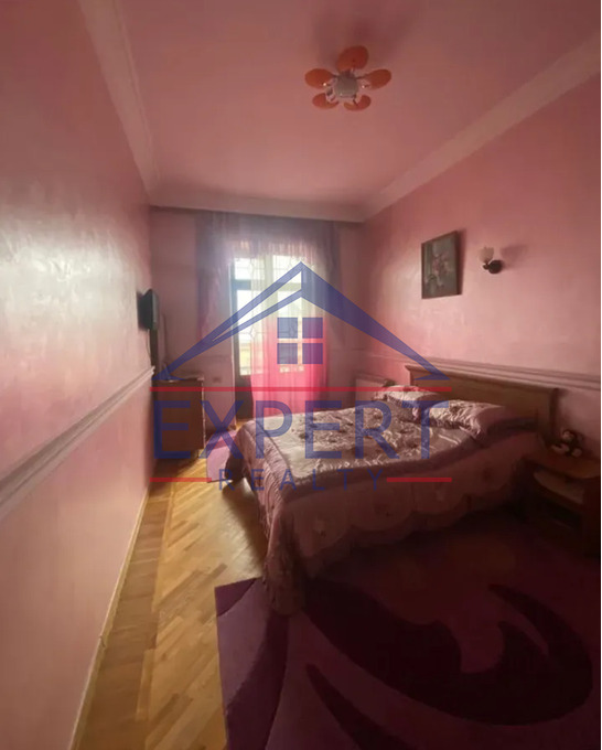 ԿԵՆՏՐՈՆ, ԻՍԱՀԱԿՅԱՆ ՓՈՂՈՑ, 4 ՍԵՆՅԱԿ