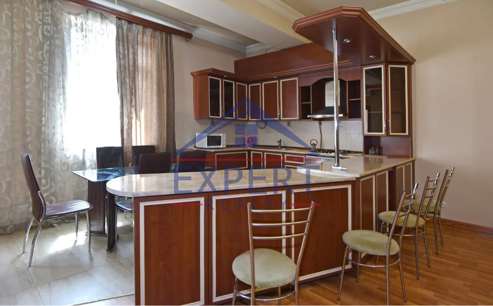 ԿԵՆՏՐՈՆ, ԵԿՄԱԼՅԱՆ ՓՈՂՈՑ, 4 ՍԵՆՅԱԿ