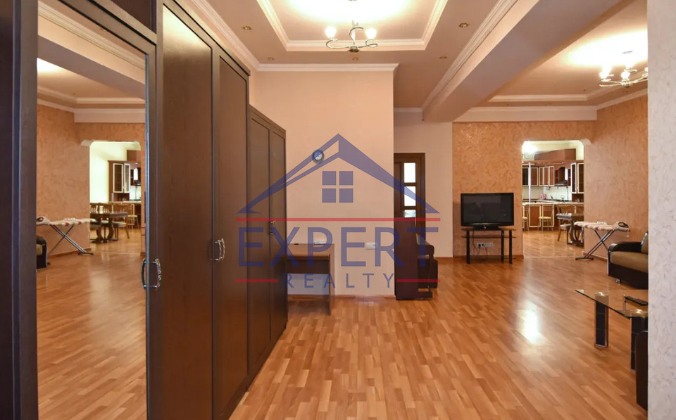 ԿԵՆՏՐՈՆ, ԵԿՄԱԼՅԱՆ ՓՈՂՈՑ, 4 ՍԵՆՅԱԿ