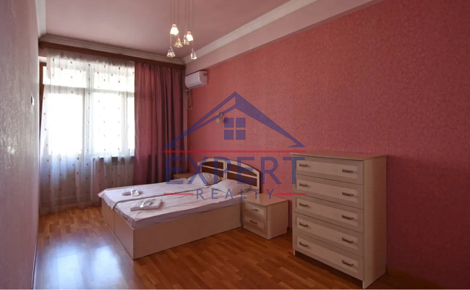 ԿԵՆՏՐՈՆ, ԵԿՄԱԼՅԱՆ ՓՈՂՈՑ, 4 ՍԵՆՅԱԿ