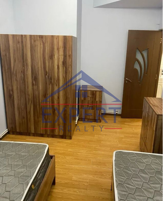 ՔԱՆԱՔԵՌ ԶԵՅԹՈՒՆ, ԴՐՈՅԻ ՓՈՂՈՑ, 3 ՍԵՆՅԱԿ