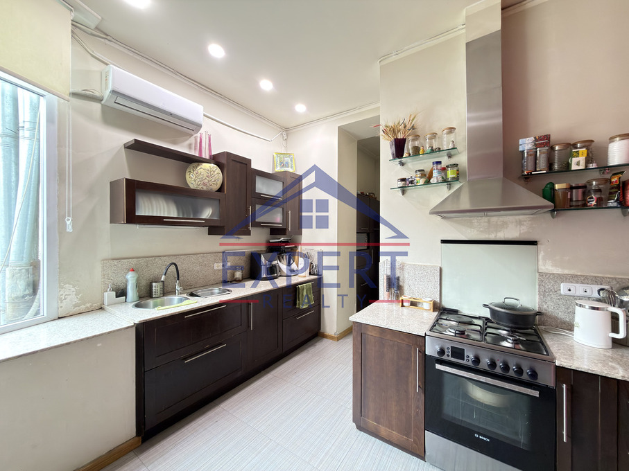 ԿԵՆՏՐՈՆ, ՊՈՒՇԿԻՆԻ ՓՈՂՈՑ, 4 ՍԵՆՅԱԿ