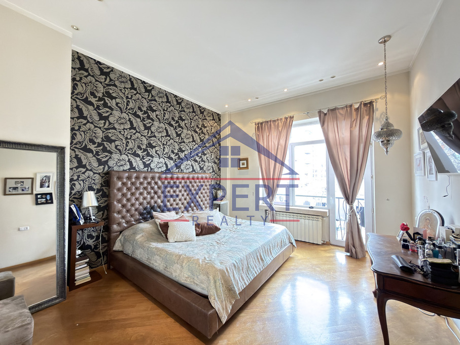 ԿԵՆՏՐՈՆ, ՊՈՒՇԿԻՆԻ ՓՈՂՈՑ, 4 ՍԵՆՅԱԿ