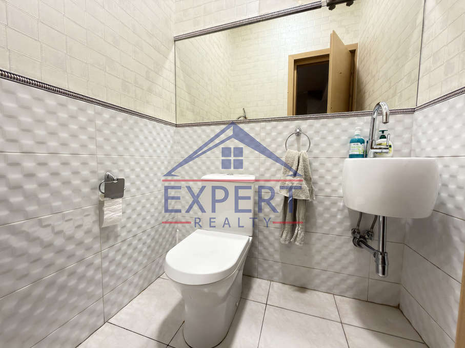 ԿԵՆՏՐՈՆ, ՊՈՒՇԿԻՆԻ ՓՈՂՈՑ, 4 ՍԵՆՅԱԿ