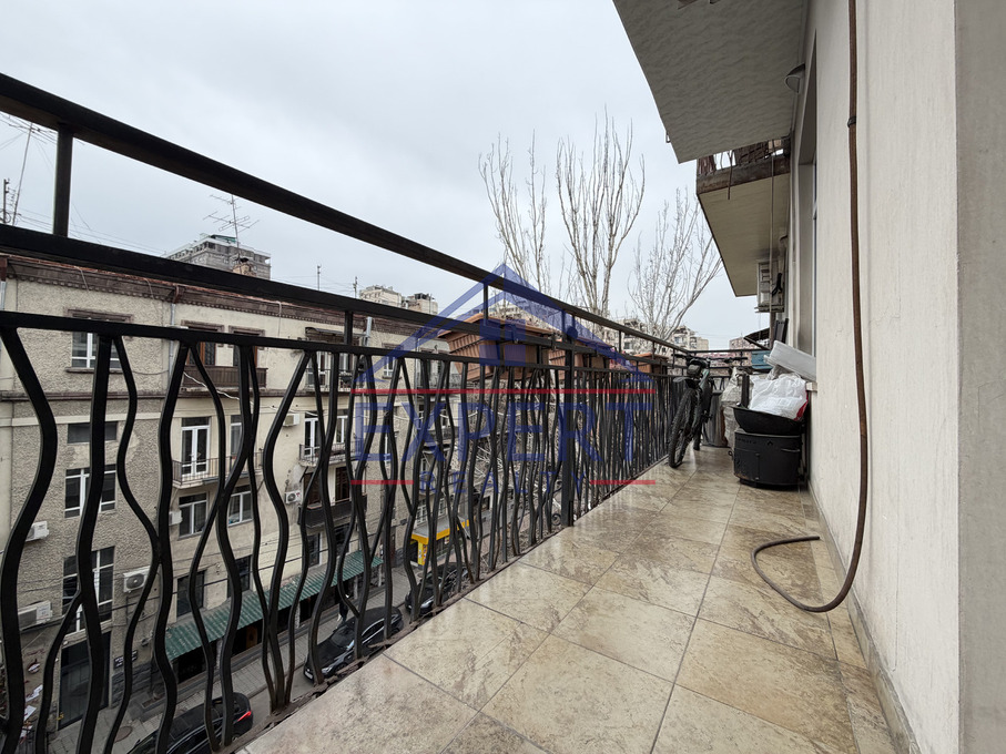 ԿԵՆՏՐՈՆ, ՊՈՒՇԿԻՆԻ ՓՈՂՈՑ, 4 ՍԵՆՅԱԿ