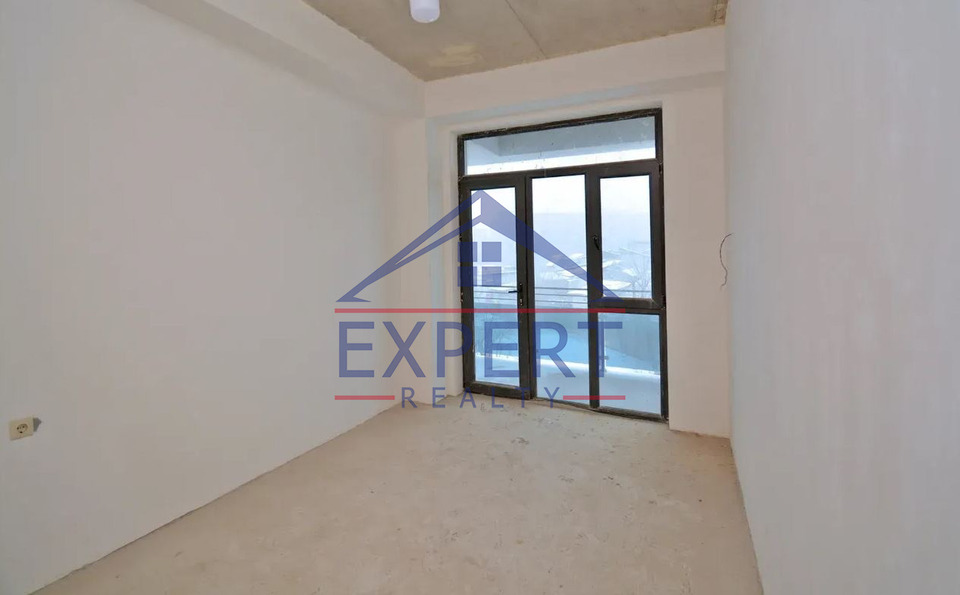 ԿԵՆՏՐՈՆ, ՉԱՐԵՆՑԻ ՓՈՂՈՑ, 3 ՍԵՆՅԱԿ