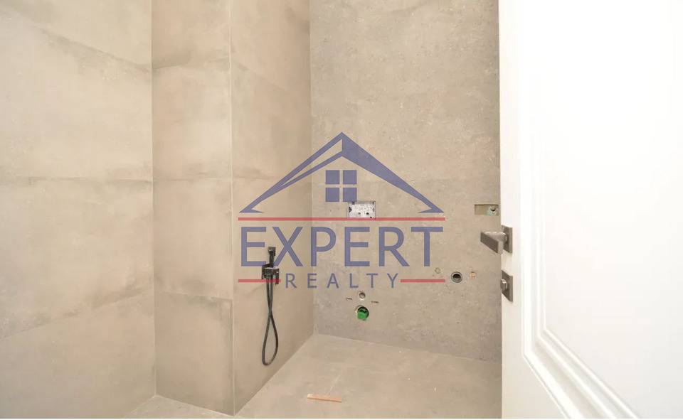 ԿԵՆՏՐՈՆ, ՉԱՐԵՆՑԻ ՓՈՂՈՑ, 3 ՍԵՆՅԱԿ