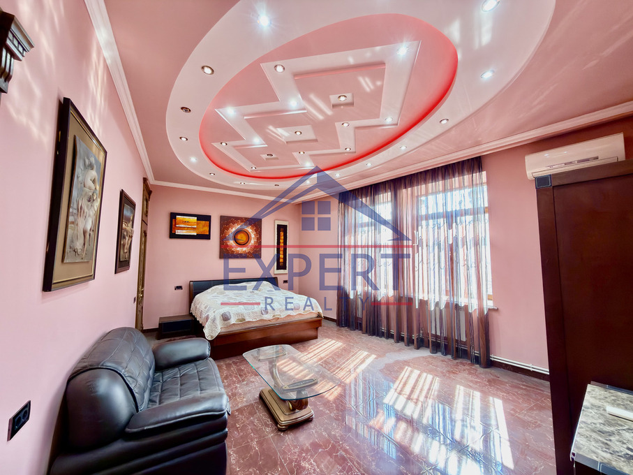 ԿԵՆՏՐՈՆ, ԲԱՂՐԱՄՅԱՆ ՊՈՂՈՏԱ, 4 ՍԵՆՅԱԿ